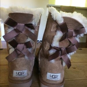 Women’s Ugg Bailey Bow boots 7
